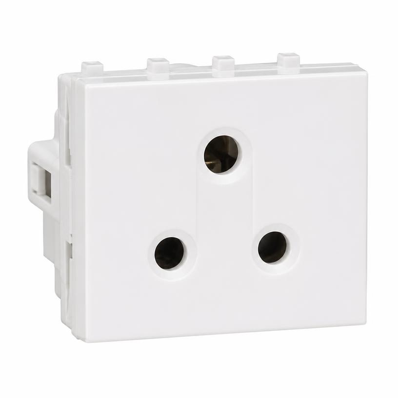 16A SWITCHED SKT 3M WHITE
